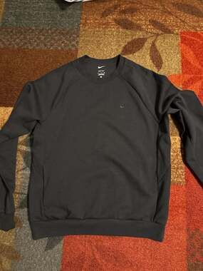 Nike Dri-FIT Primary Crew Size S Black Sweatshirt